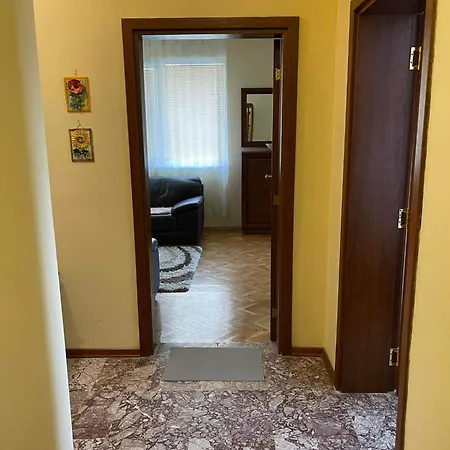 Sunny Cozy Flat In The Centre, Close To Beach, 4 Rooms, 105Sqm Varna Exterior photo