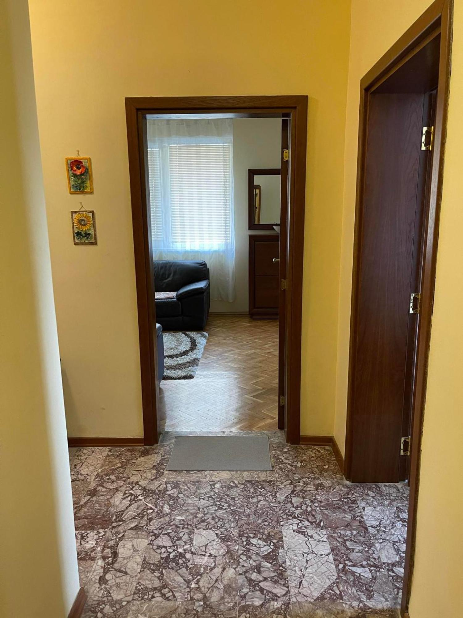 Apartment Sunny Cozy Flat In The Centre, Close To Beach, 4 Rooms, 105sqm Varna